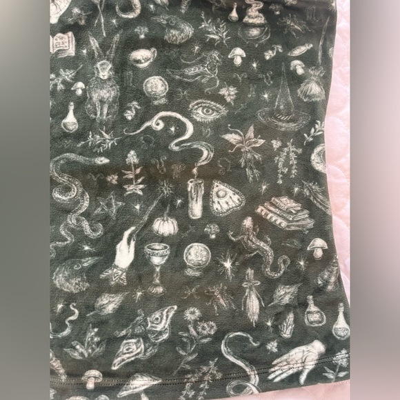 Brett Manning Tank Top - Picture 2 of 7